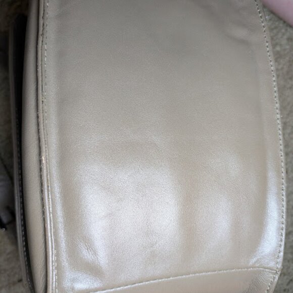 Lo & Sons Claremont Leather DSLR Crossbody Camera Bag in Taupe - Picture 8 of 12